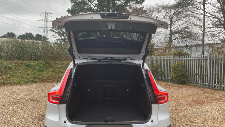 Volvo Xc40 2.0 T4 Inscription 5dr Geartronic Petrol Estate